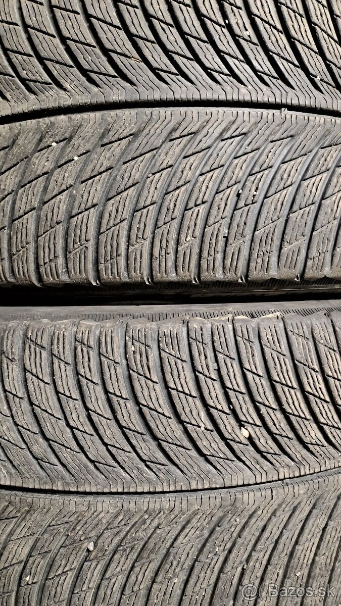 Predám 2ks jazdené zimné 295/35r21-107V Michelin