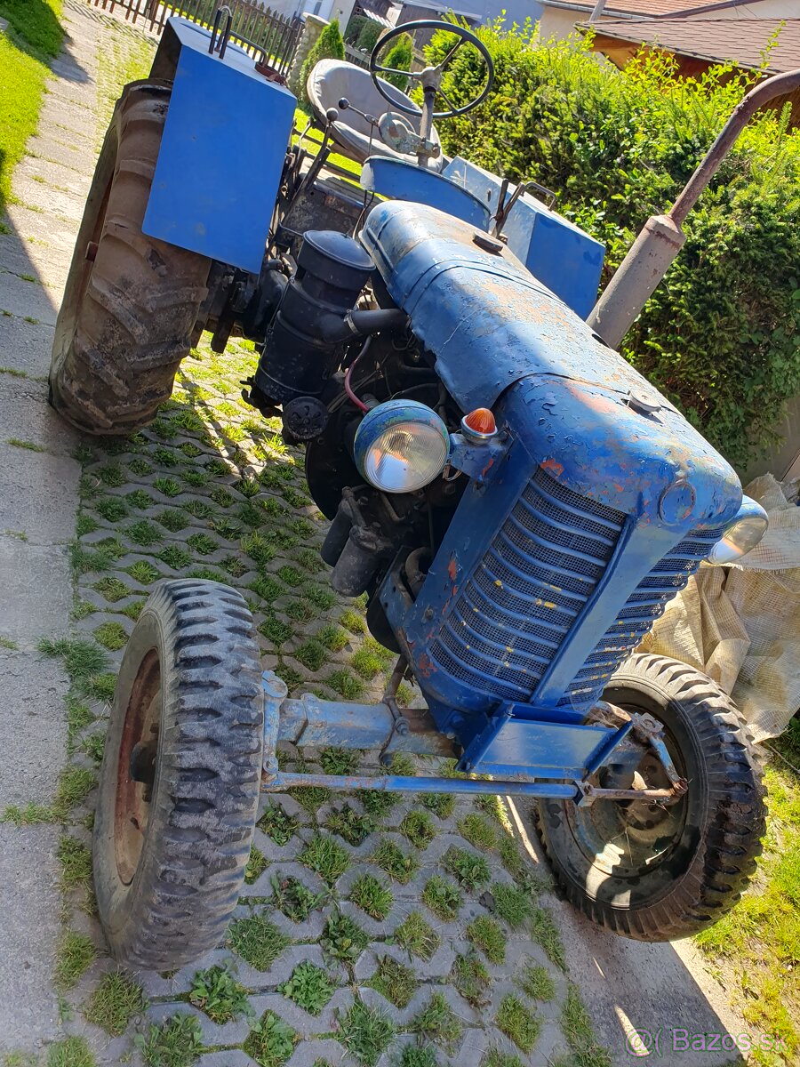 Traktor zetor 25A