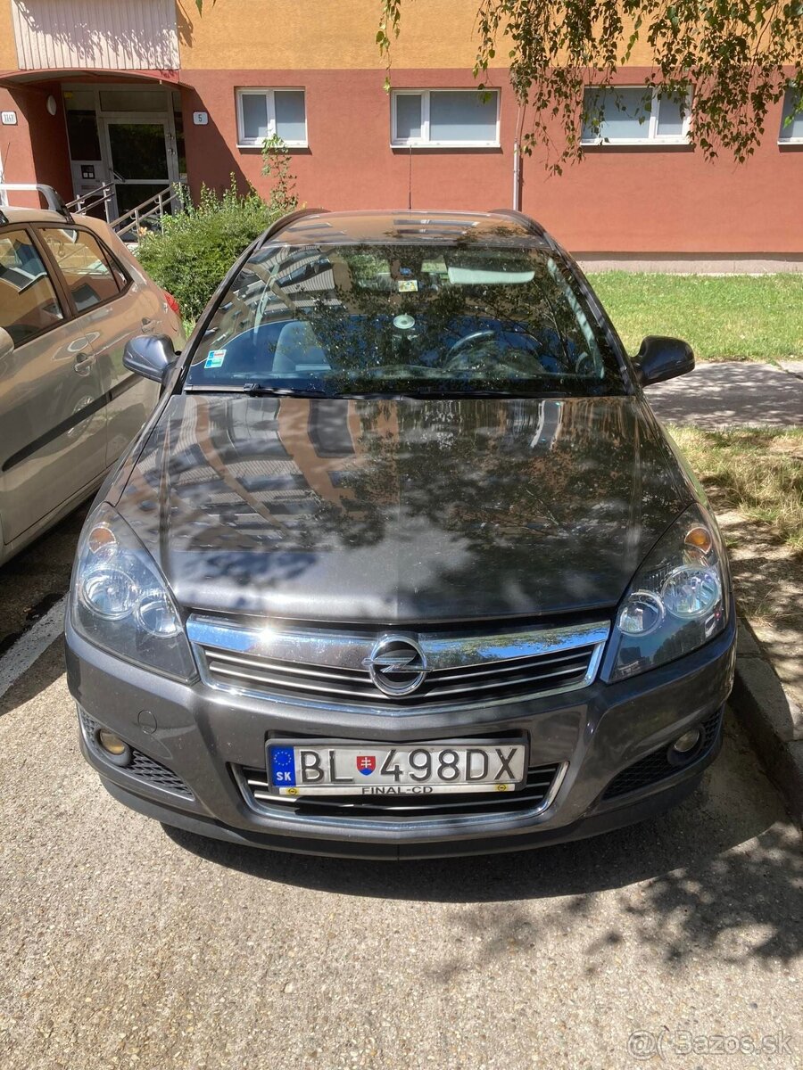 Opel Astra Caravan H 2012