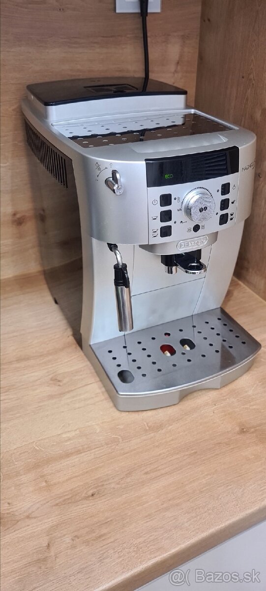 Automatický kávovar espresso DeLonghi