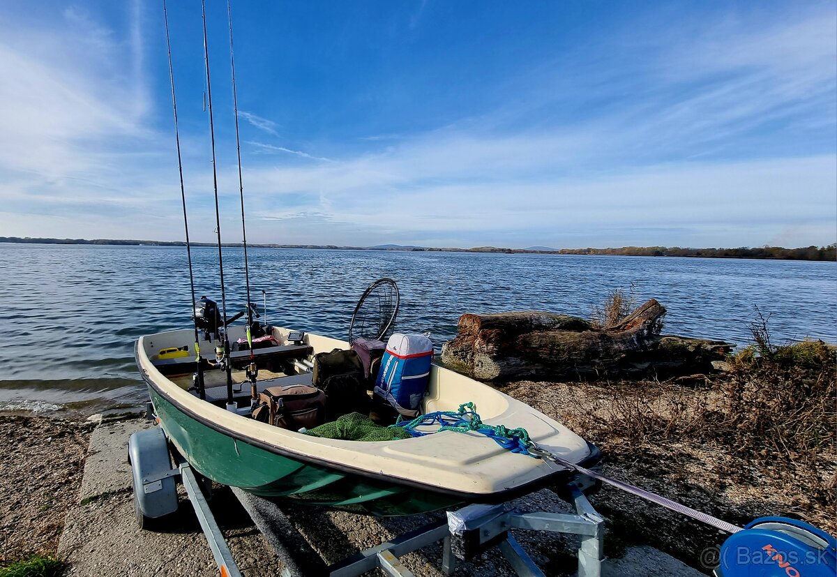 Čln Fisher 360 + Mercury 3.5 hp + prívesný vozík