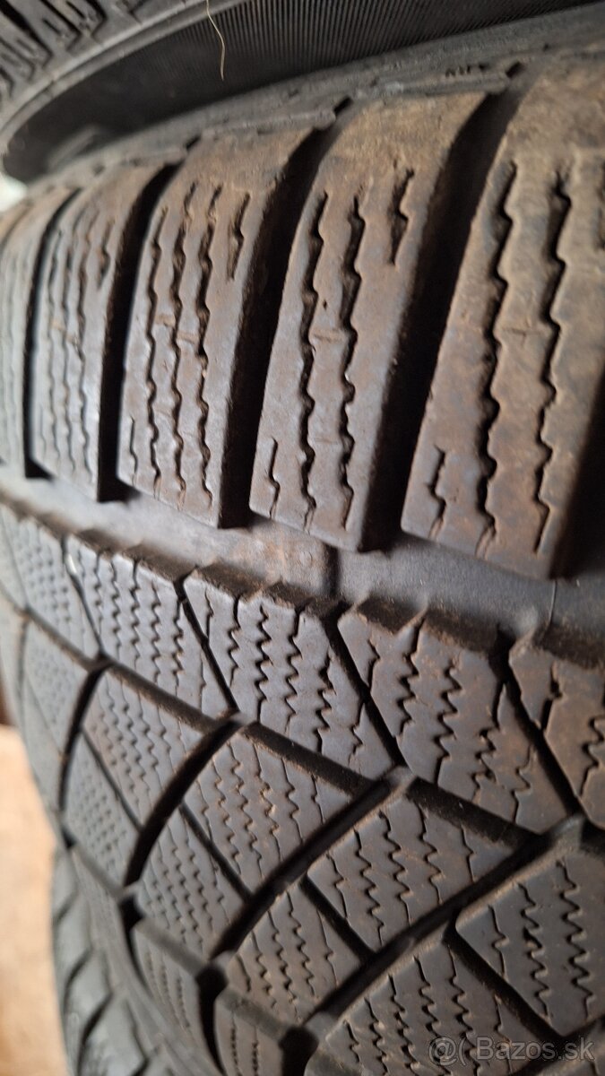 Zimne pneu Continental 225/50 R17