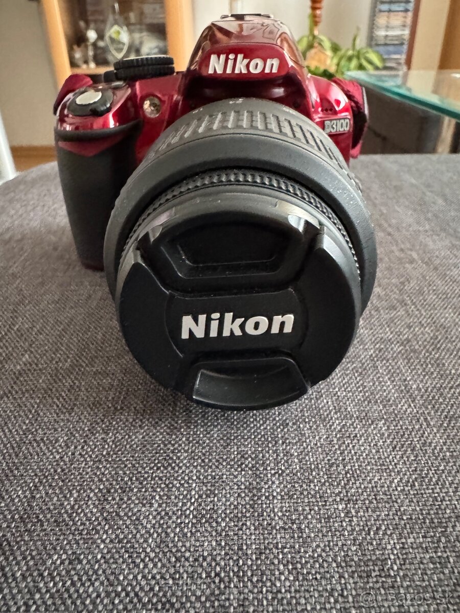 Nikon D3100 - AF-S DX Nikkor 18-55mm