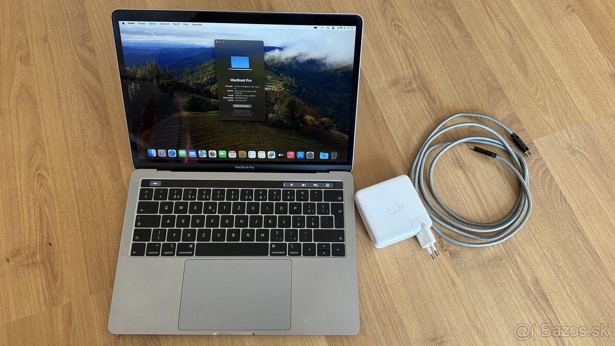 MacBook Pro 13 2019 256 GB + nabijecka