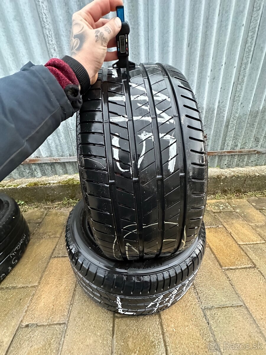 L115 2ks letné 305/40R20 run flat