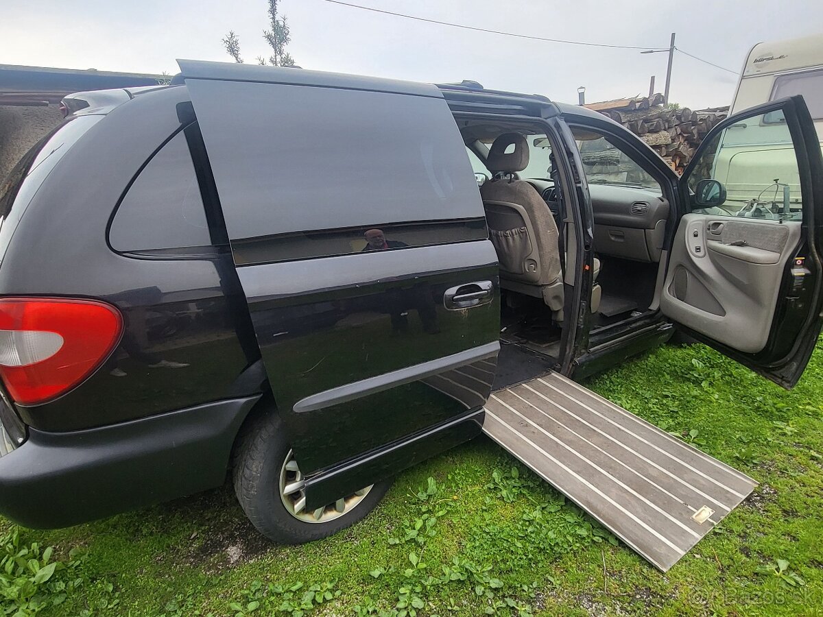 Chrysler Voyager s rampou pre vozíčkara,invalid,ZTP,.EXPORT