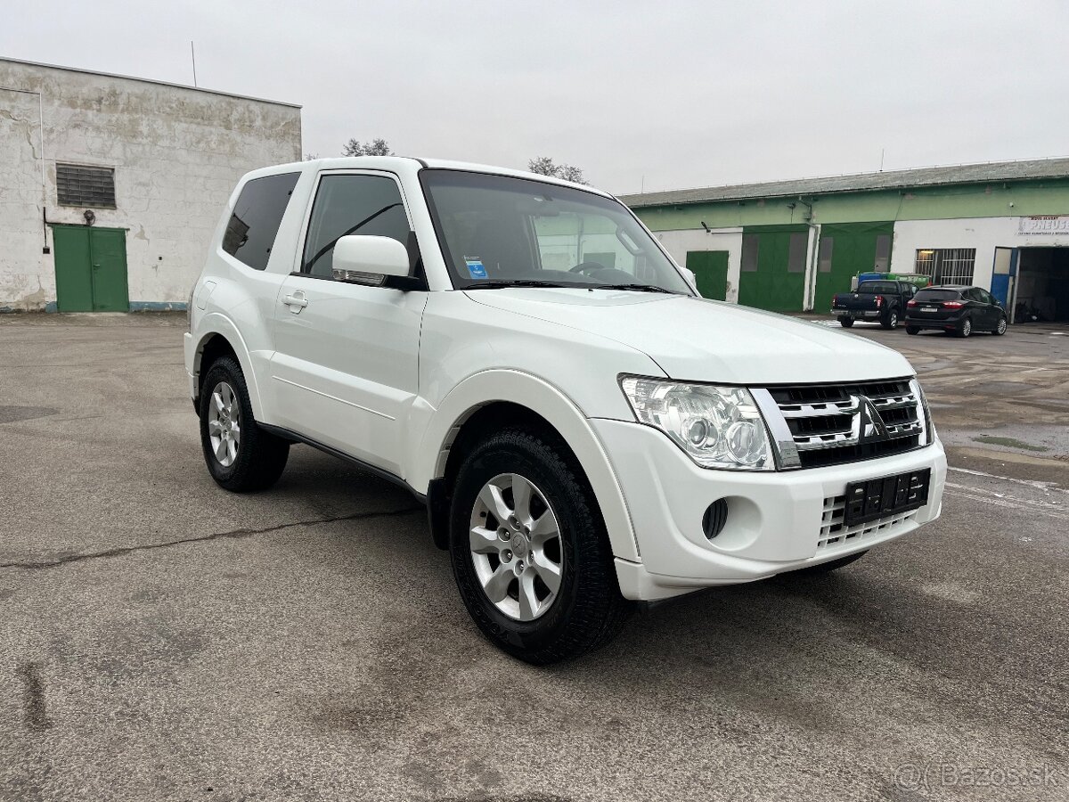 Pajero 3.2 DI-D 147kw 3dver 4x4 manual