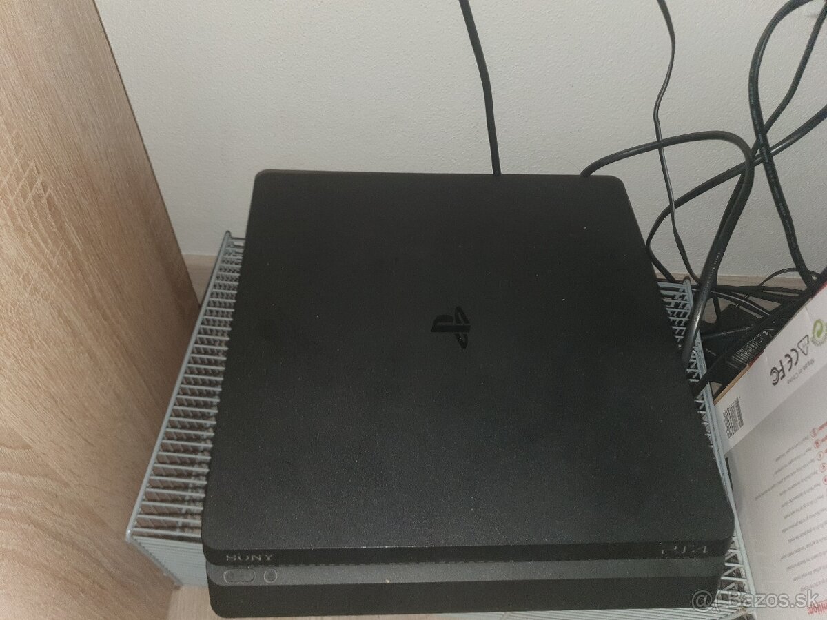 PS4 slim 500KB