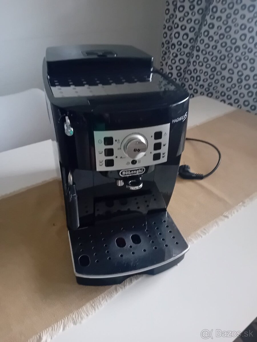 Predám kávovar Delonghi