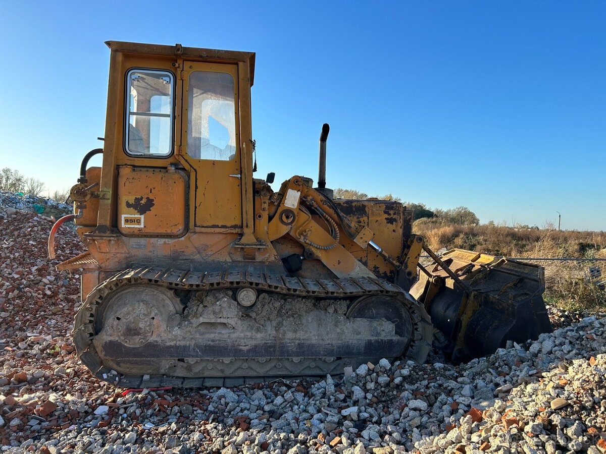 Buldozer caterpilar 951