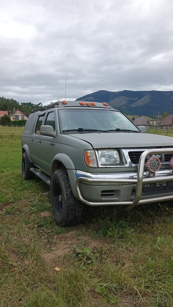 Nissan Frontier 3,3 benzín- Výmena