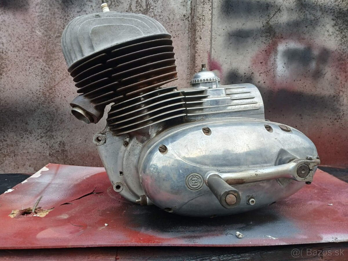 Motor Čezet 250