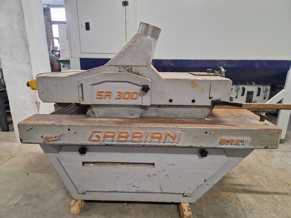 Rozmietacia pila GABBIANI SA-300 motor 22KW