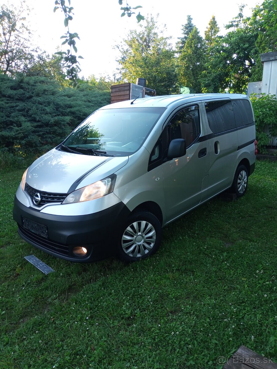 Nissan NV200