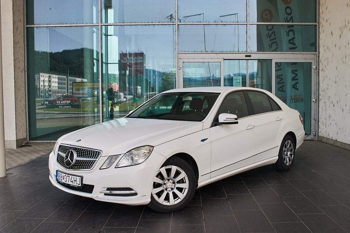 Mercedes-Benz E trieda Sedan 200 CDI Blue Avantgarde