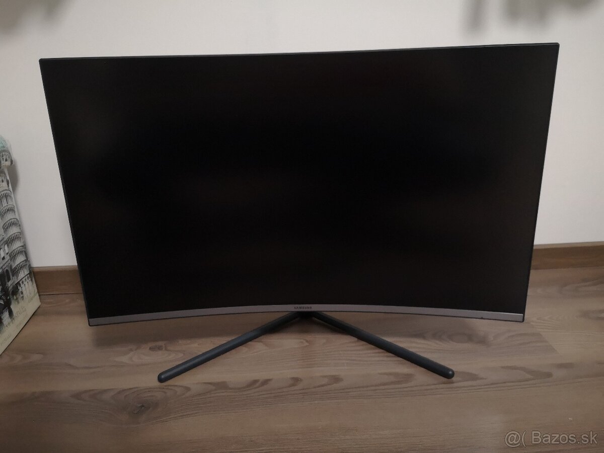 Monitor - 32 Samsung U32R590