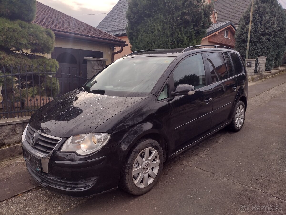 VW TOURAN 1.9 TDI NAJ.192000 KM ROK VÝROBY 2009