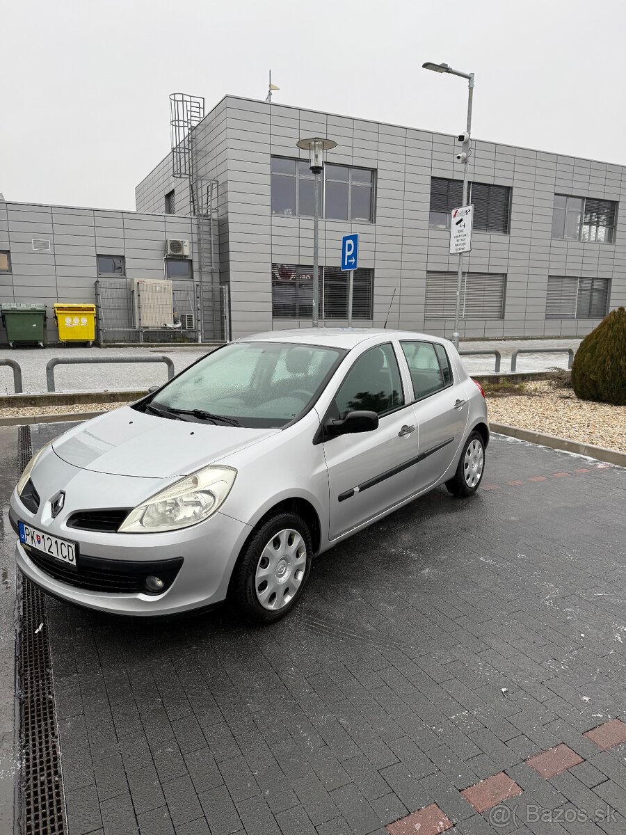 Predám Renault clio 1.2 48kw rok 2009 nová STK a ek