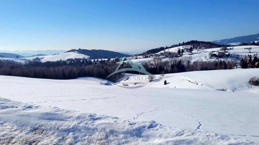 Pozemok (7750m2) s výhľadom na Nízke Tatry – znížená cena