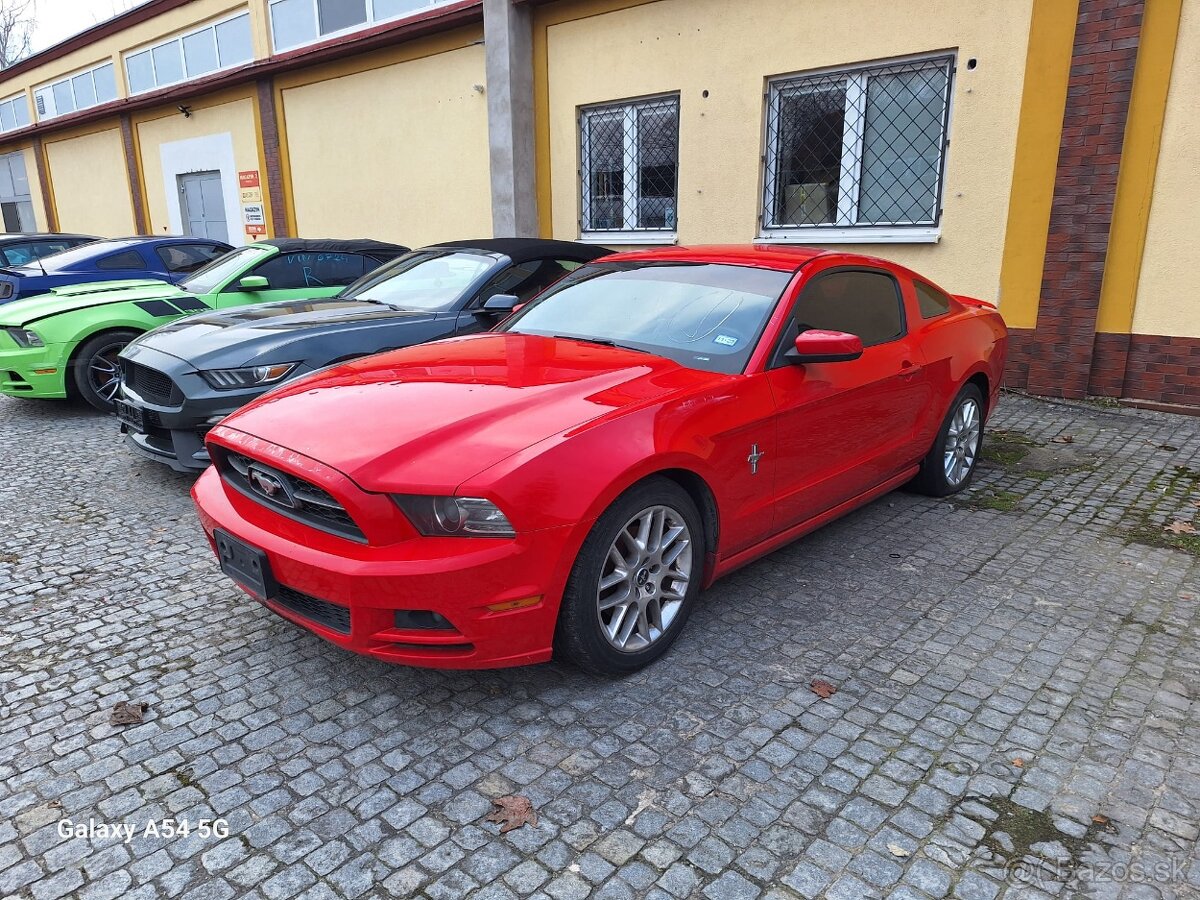 FORD MUSTANG 3.7 PREMIUM 2013