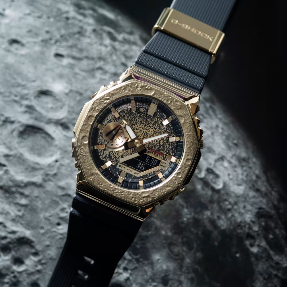 Casio GM-2100MG-1AER Moon Limited edition