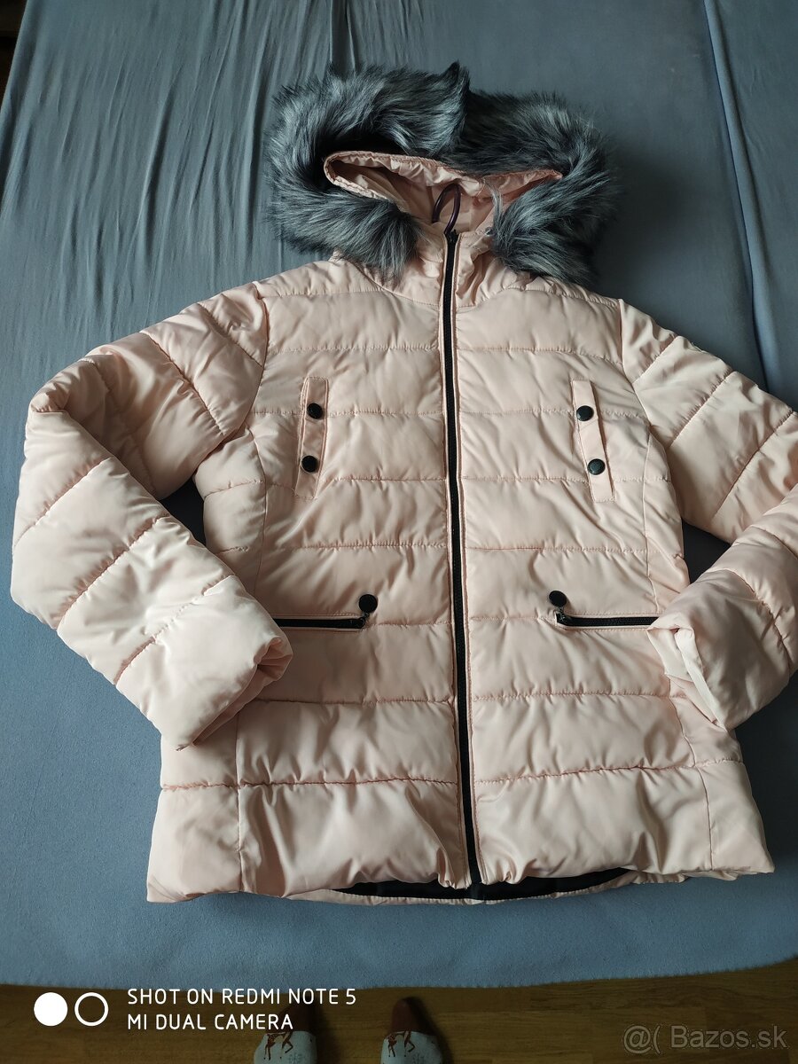 Svetloružová zimná bunda s kožušinkou - M/L