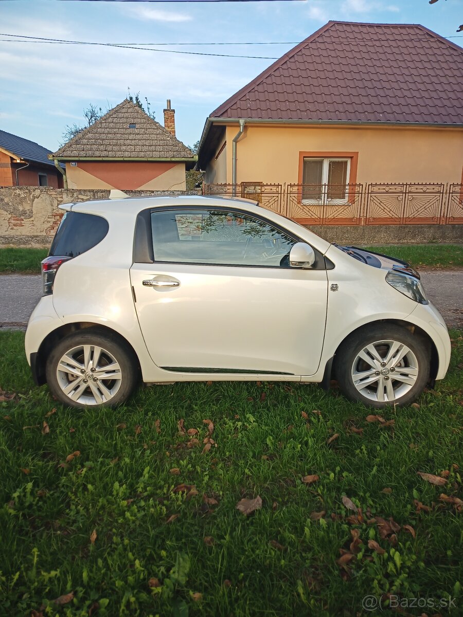 Toyota IQ - automat + lpg