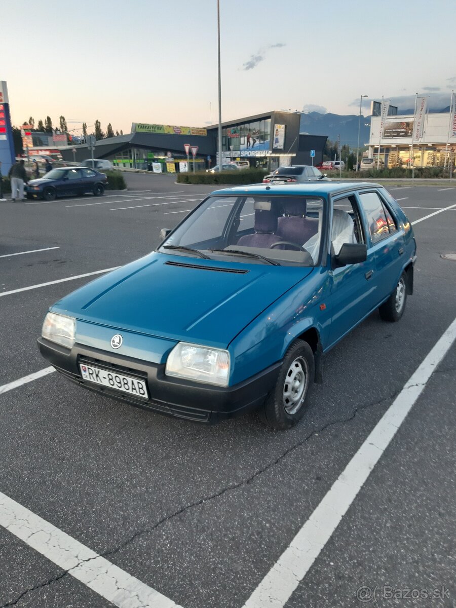 ŠKODA FAVORIT 135 Lux