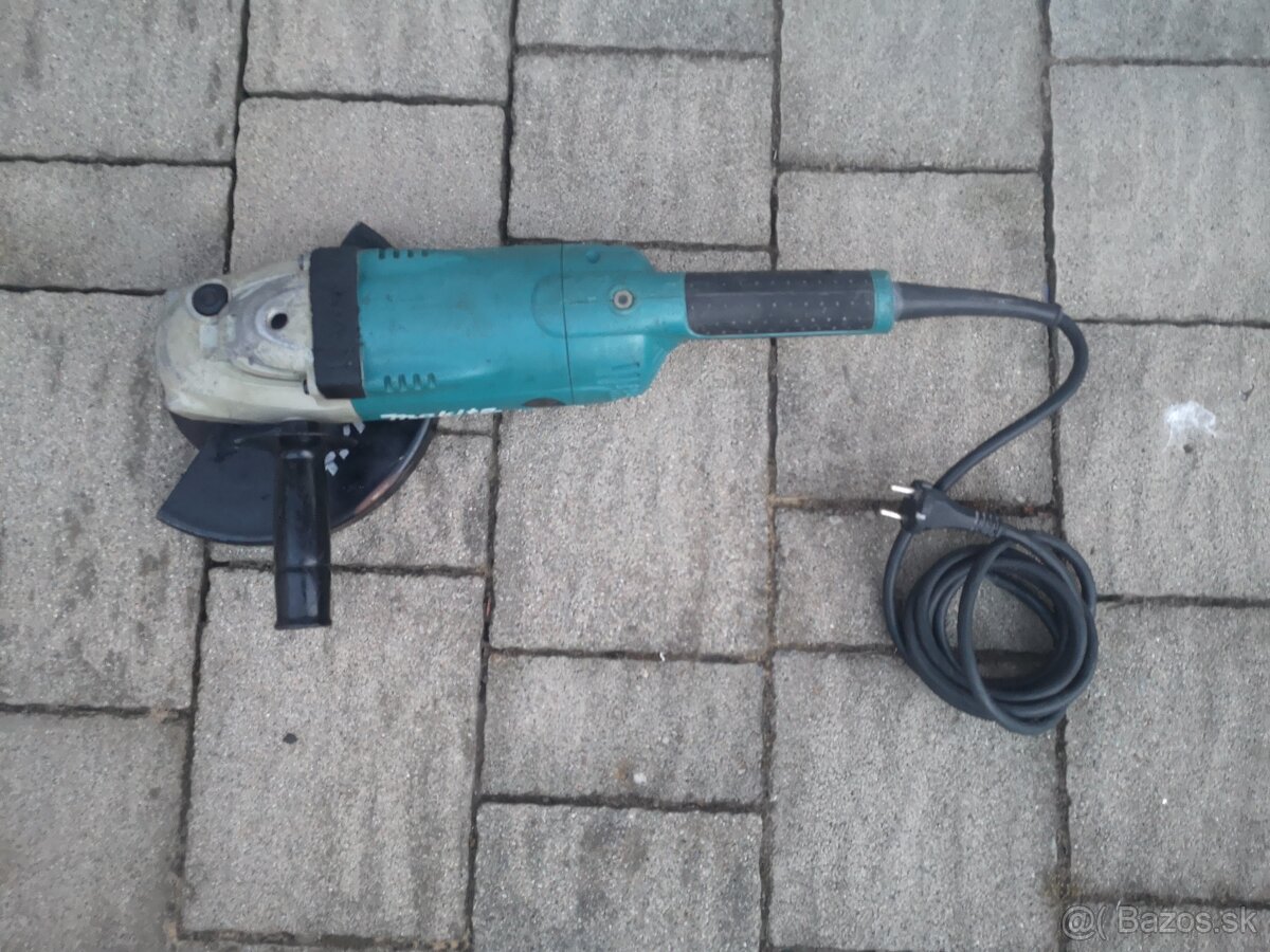 Makita GA9020R Cena 79€