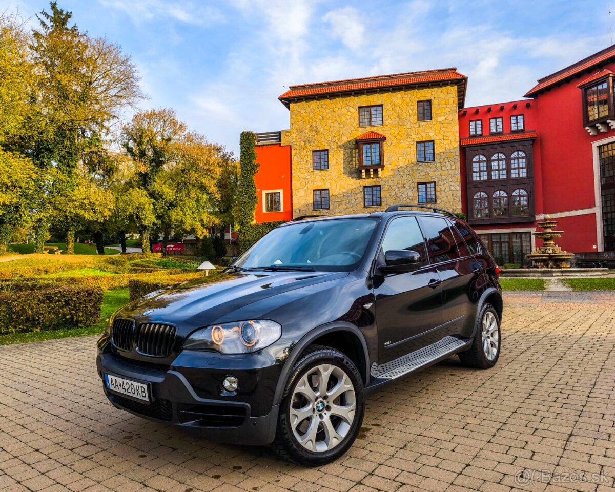 BMW X5 E70 M-packet 4.8i 4x4 261kw benzín