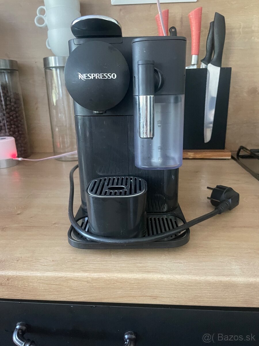 Nespresso kávovar