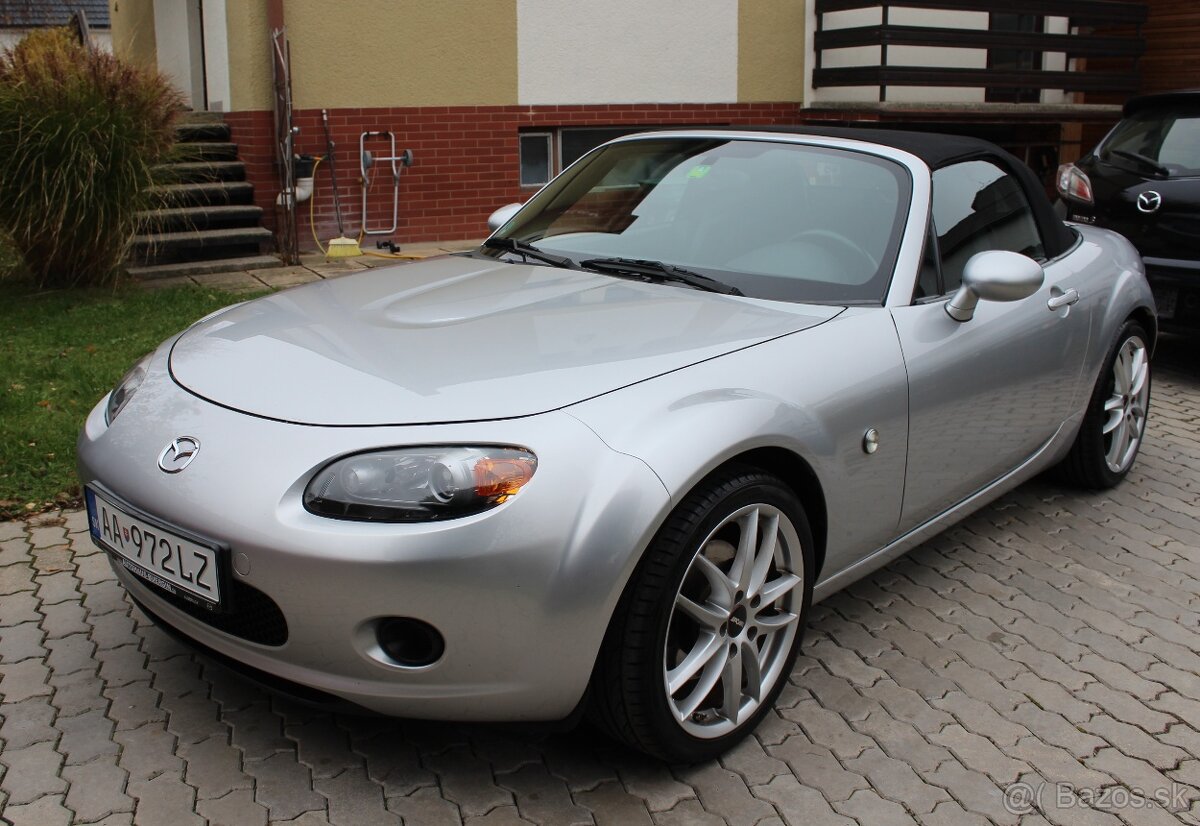 • MAZDA MX-5 1.8i, 93 kW, benzín, 5-st. manuál, r.v. 2006 •