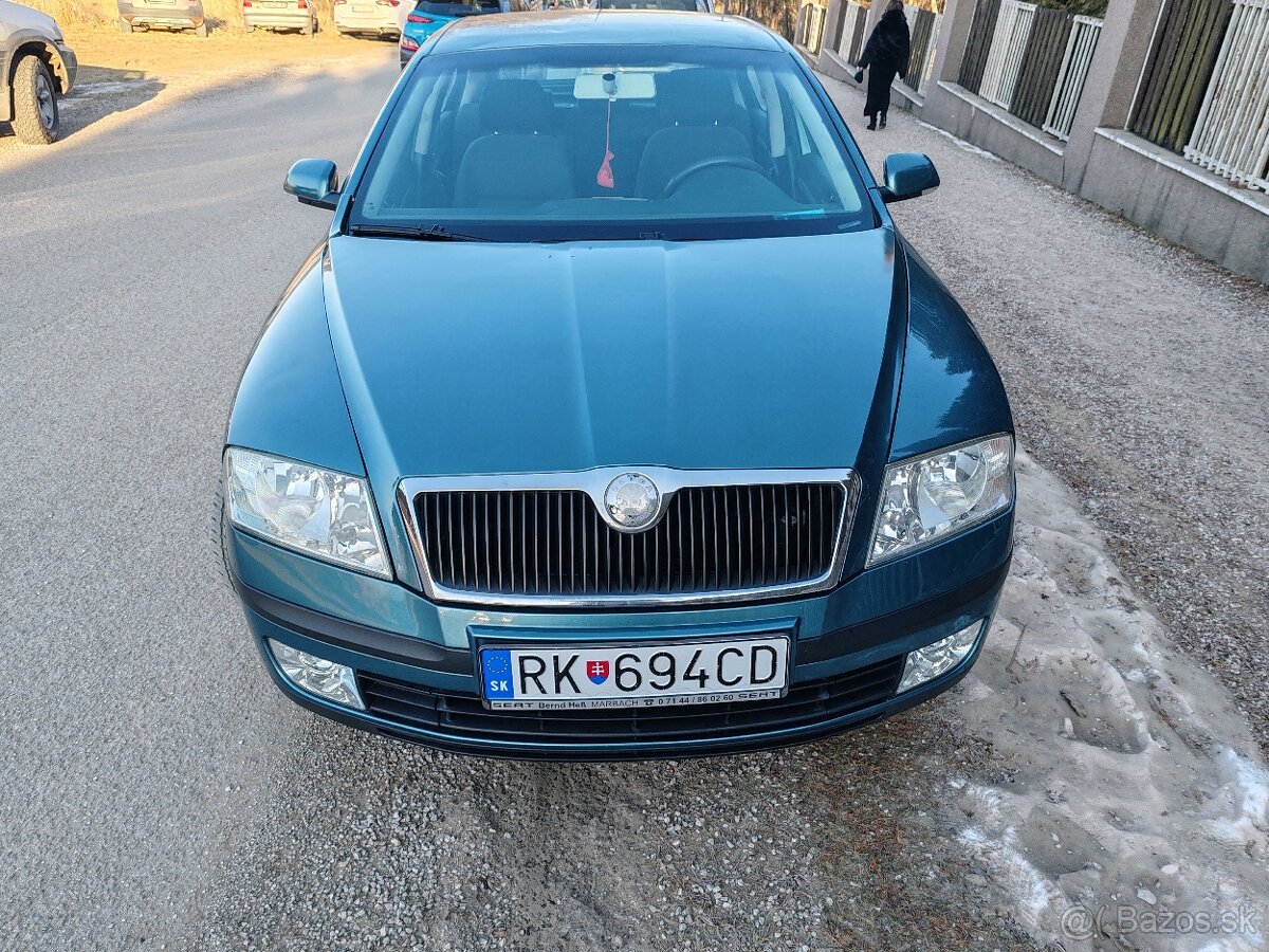 Škoda octavia II, 1,6 FSI benzin