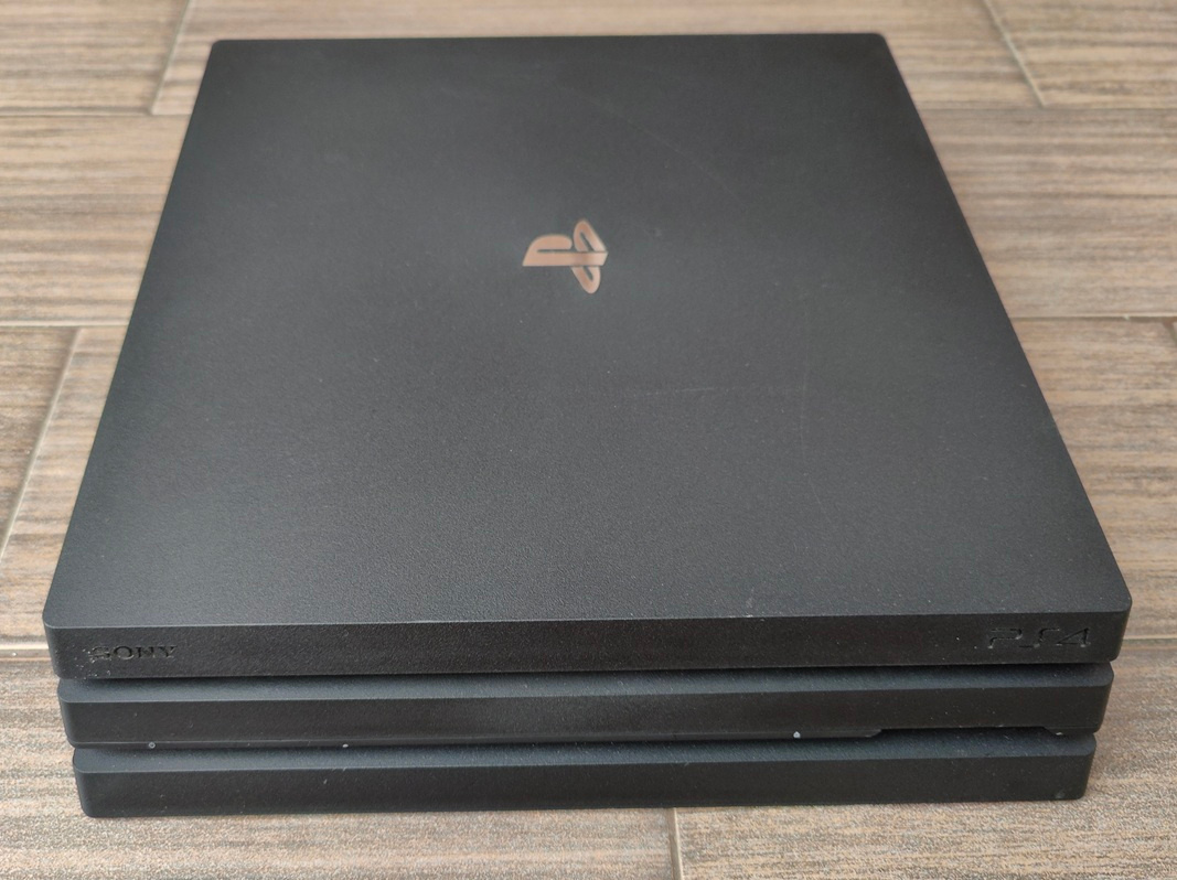 PlayStation 4 PRO 1TB - Jailbreak