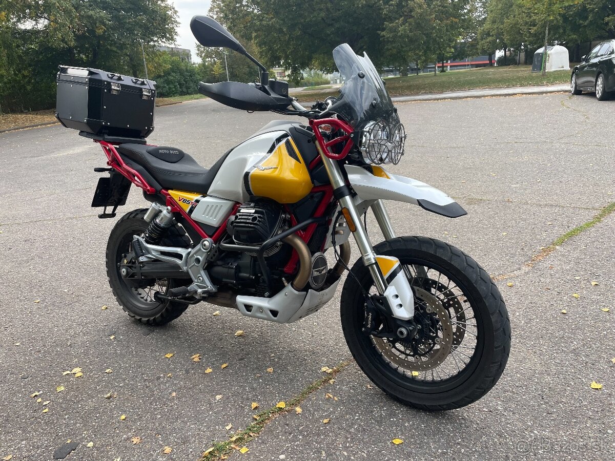 Moto Guzzi V85TT Evocative