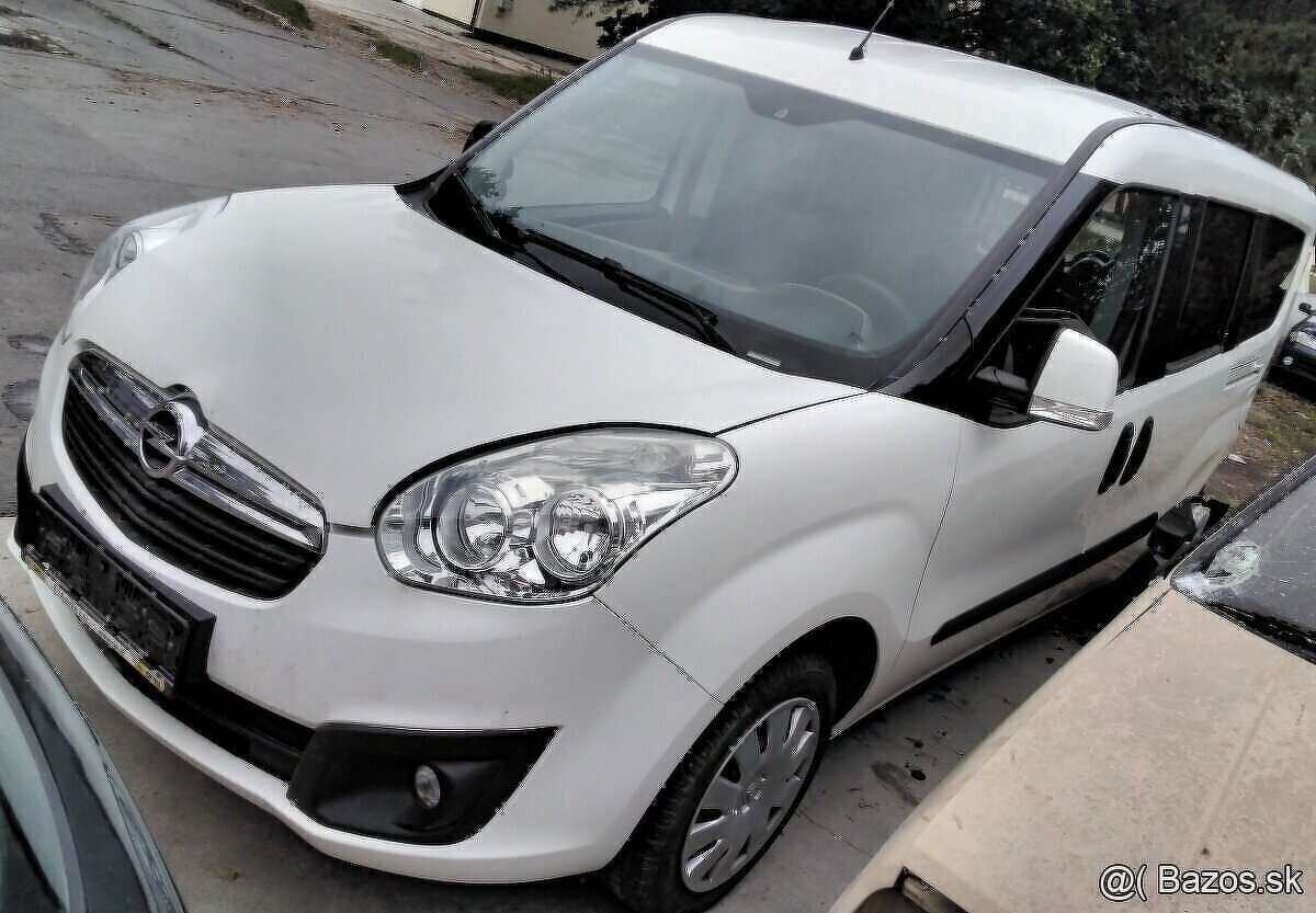 OPEL COMBO 2017 predám DVERE, NÁRAZNÍK MOTOR 1.6 CDTI 940C10