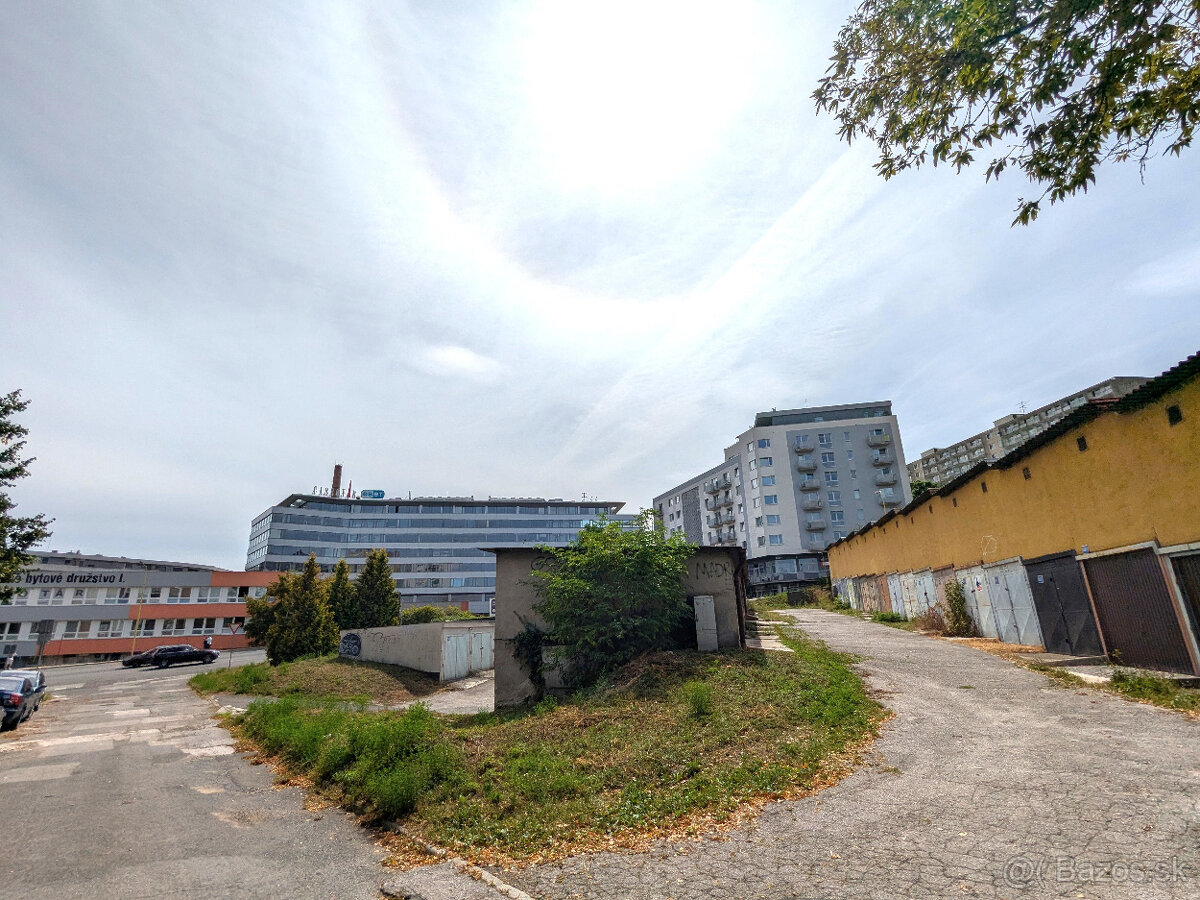 Garáž blízko Centra, Košice-Staré mesto,Belanská Kuzmányho