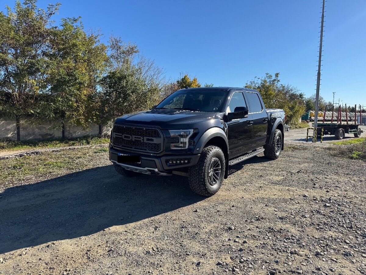 Ford Raptor Pick up 335kw - americká verzia dovezené z USA