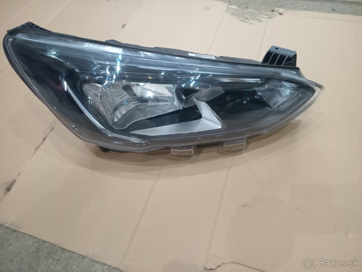 ford Focus MK4 svetlo LEd prave