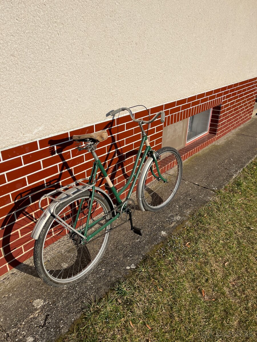 Historický retro bicykel stadion dámsky