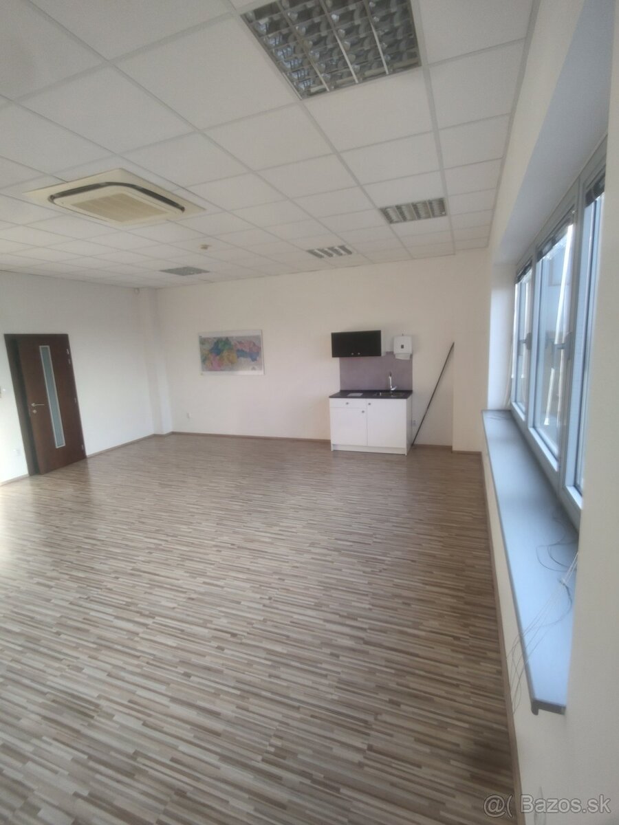 Kancelársky/ administratívny priestor 44,36m2