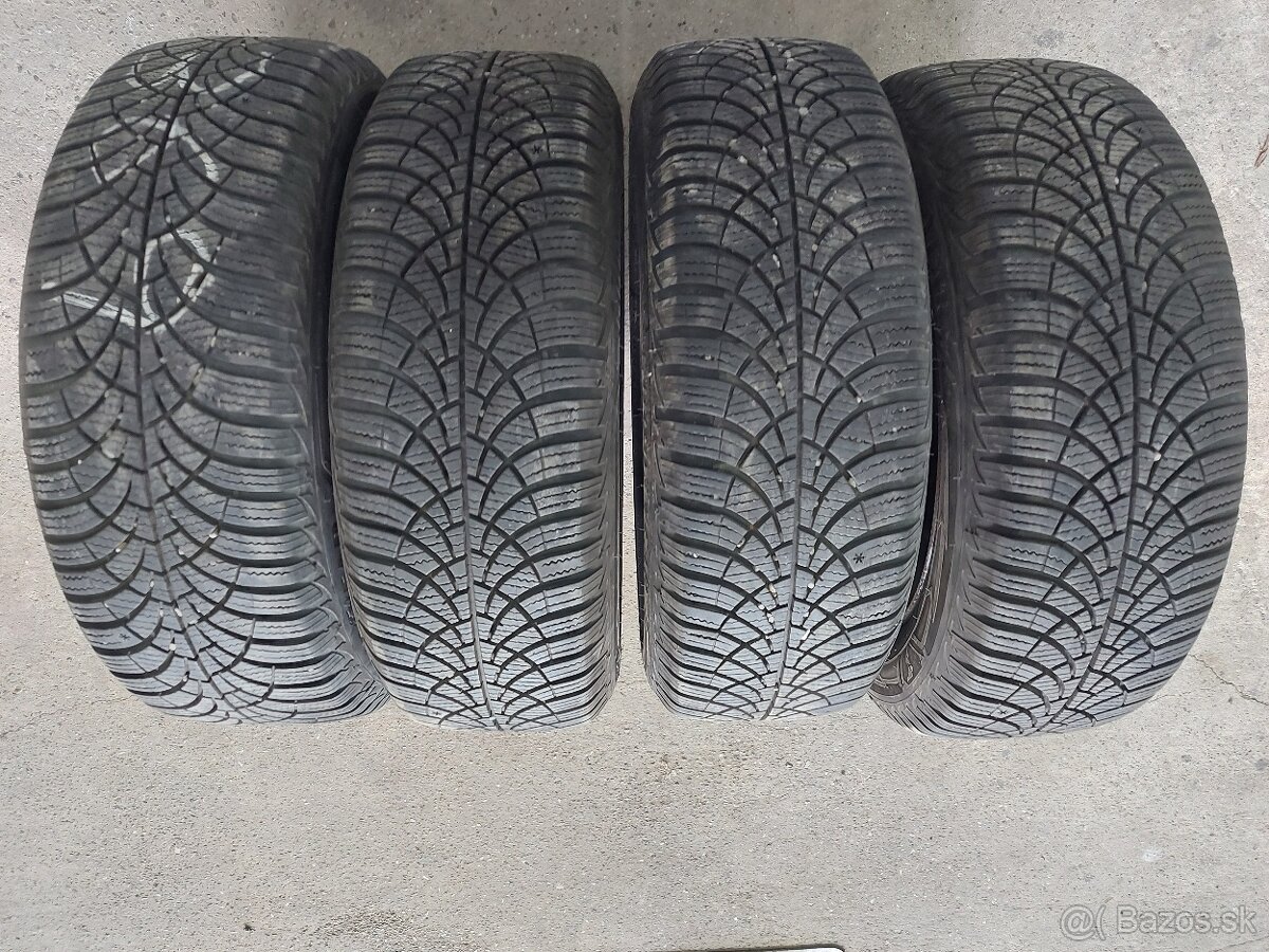 195/60R15 zimne pneu+senzory -4x108R15 disky FORD FIESTA