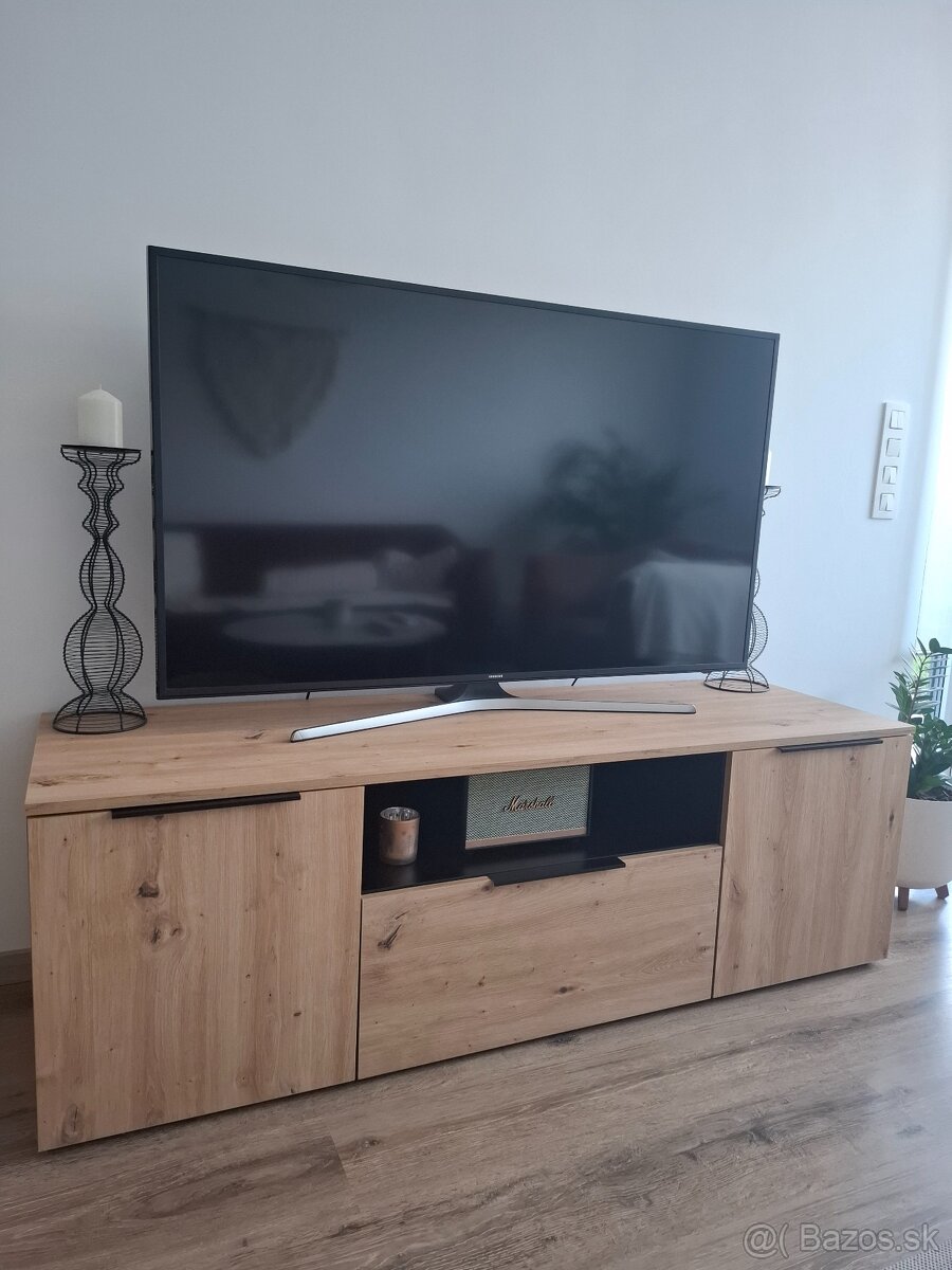 Tv stolík