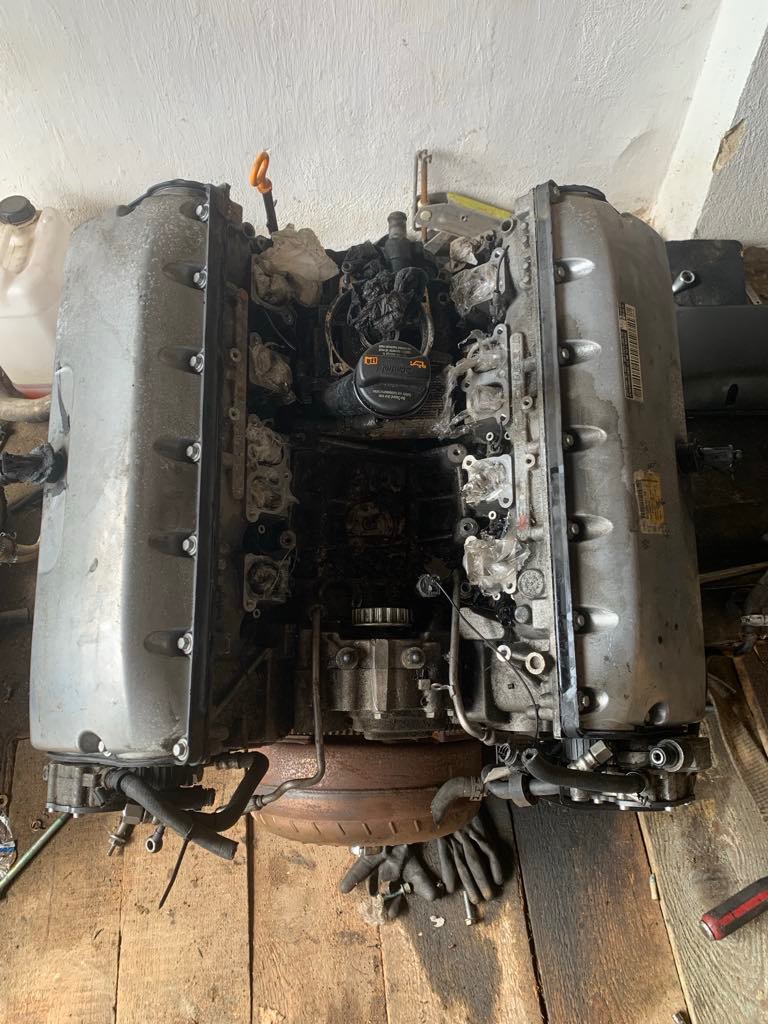 Predam motor VW Touareg 5.0 TDI V10 AYH rozvodovka
