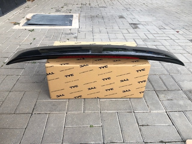 BMW E91 zadný spoiler