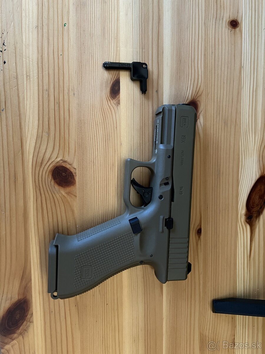 Vzduchová pištoľ Glock G19X FDE GBB CO2 4,5mm