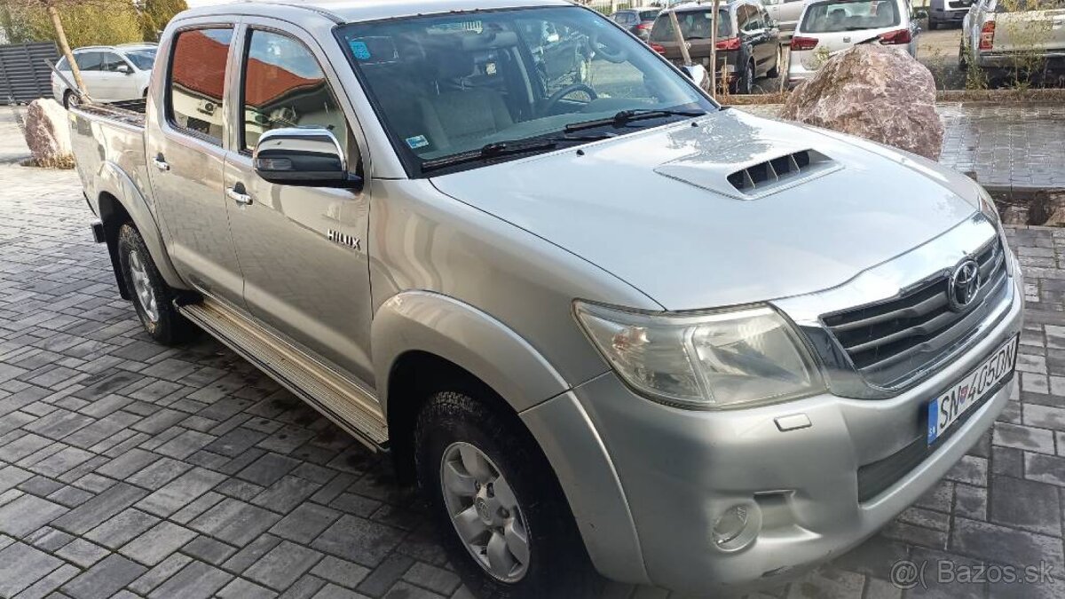 TOYOTA HILUX — NA PREDAJ / NA SPLÁTKY