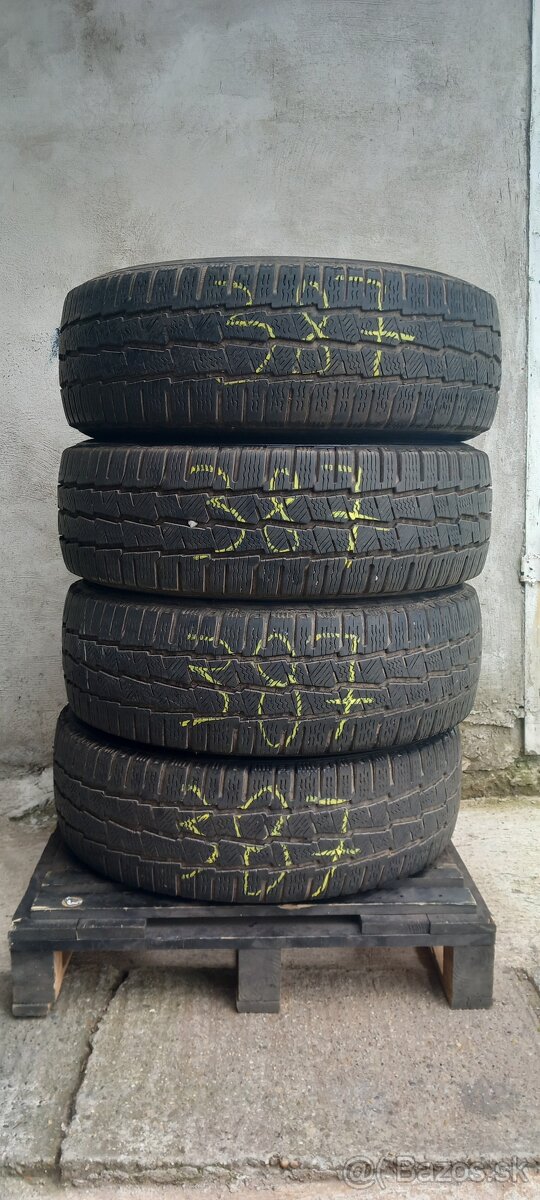 Nakladne ceckove pneumatiky 215/60 r17C 104/102 H