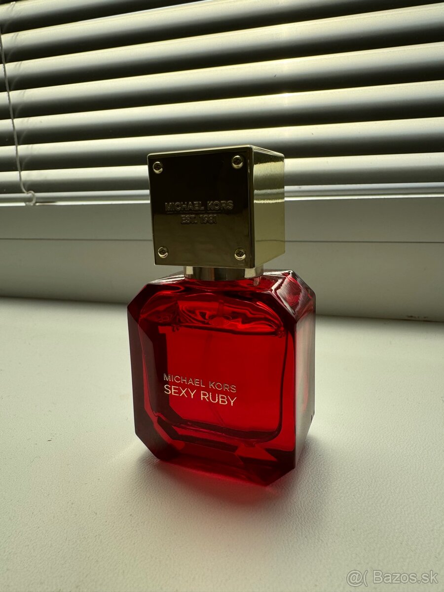 Michael Kors Sexy Ruby parfém