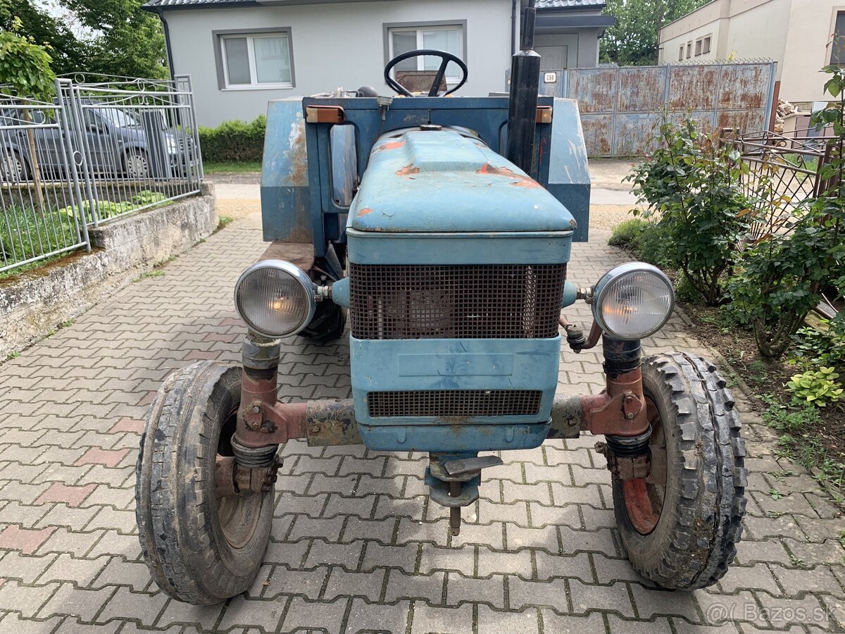 Zetor 6911 bez tp + komplet príslušenstvo